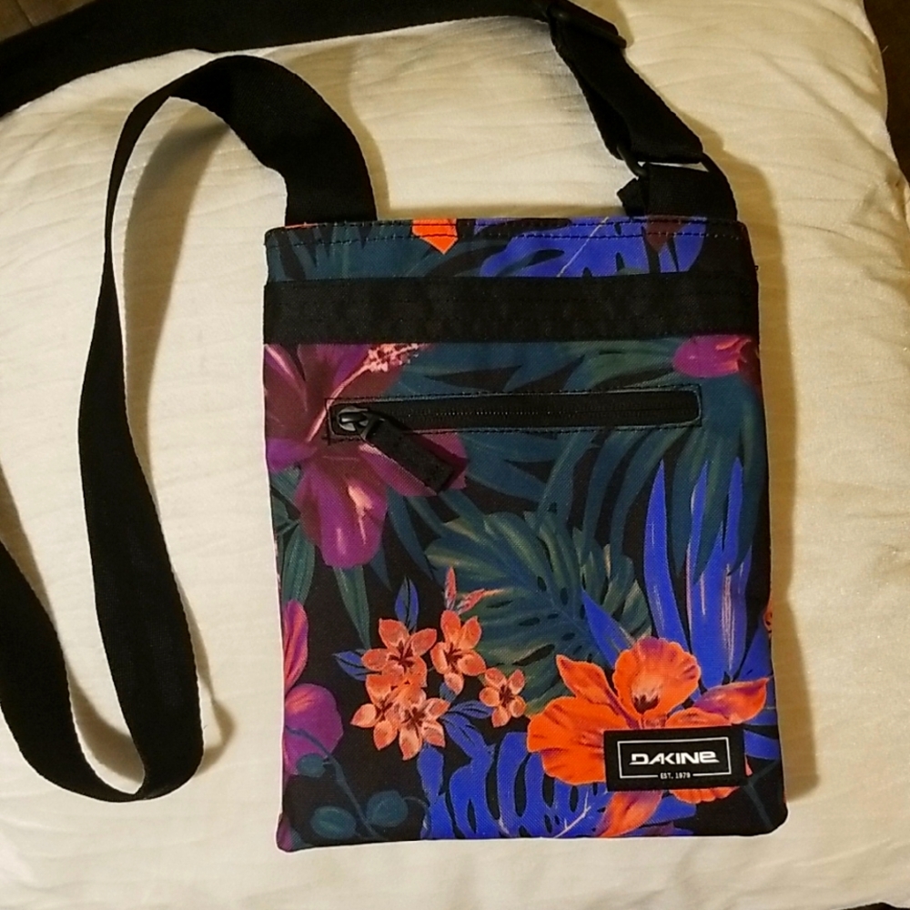 Dakine Purse